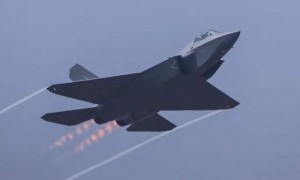 歼35还未亮相就赢了一半，美军秘密彻底藏不住，F35锈成“废铁”