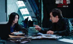 71岁成龙时隔21年再演警察，与以前利落的身手形成残酷对比，“第一次对成龙71岁有了实感”冲上热搜