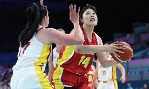 媒体人:中国女篮最后时刻放弃犯规 重现男篮亚运会最后时刻