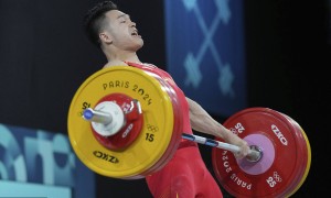 大冷门!举重男子73公斤级石智勇挺举试举三次失败 无缘奖牌