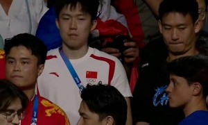 国乒有人不希望樊振东赢球?落后时有人偷笑,身份被摄影师曝光