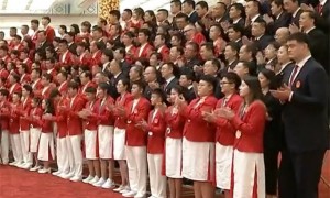 奥运表彰大会3人幸运!成绩差也被接见,其中一人被安排荣誉位置